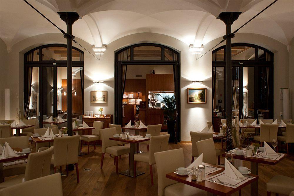 Schlossgut Groß Schwansee Buitenkant foto Restaurant Tantris